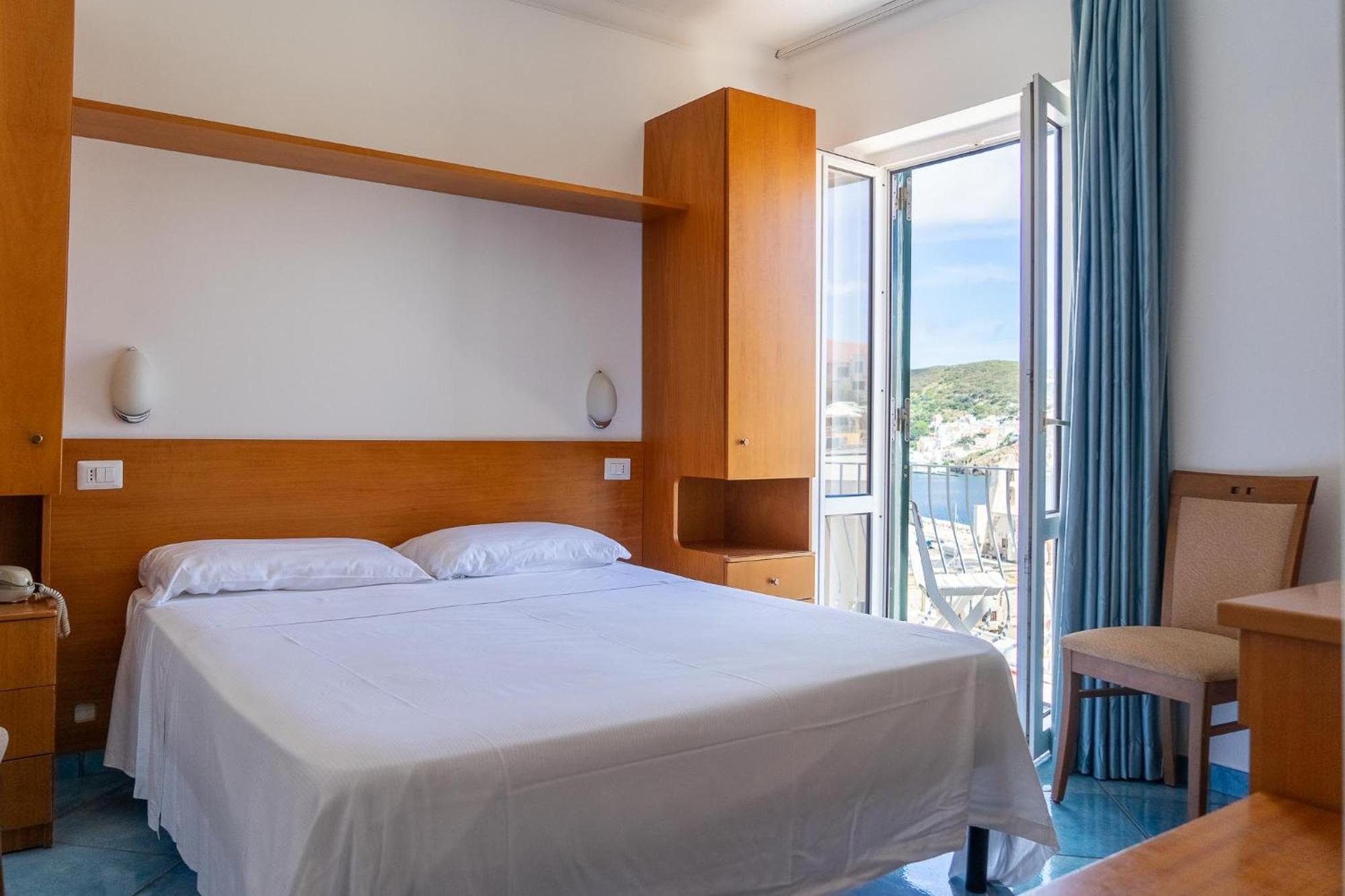 Hotel Bellavista Ponza Exterior photo
